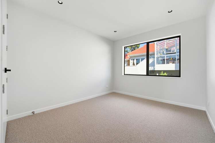 2/8 Park Rise Campbells Bay_11