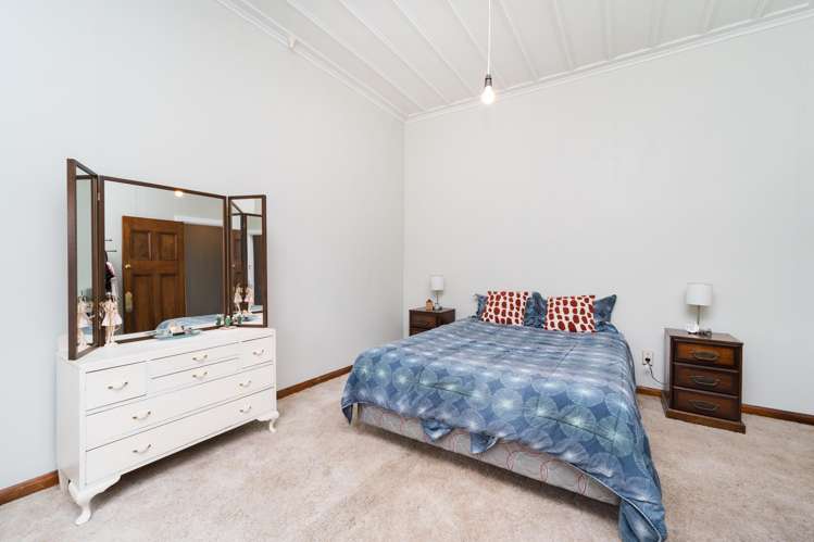 13 Karaka Street Tokomaru_22