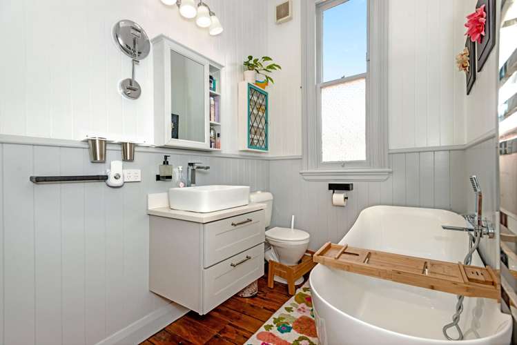 2 Carnarvon Street Gisborne Central_13