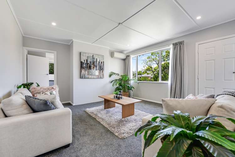 8 Mabian Crescent Deanwell_6