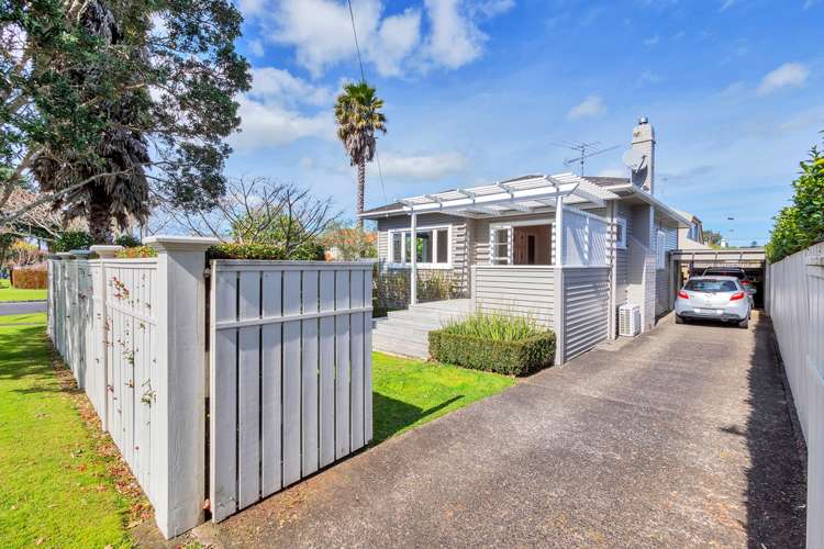 20 Hollywood Avenue Epsom_1
