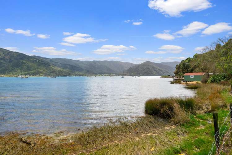 1755 Queen Charlotte Drive Queen Charlotte Sound_15