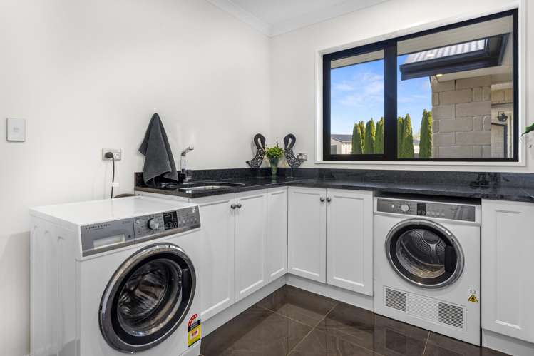 2 Leyland Crescent Swannanoa_19