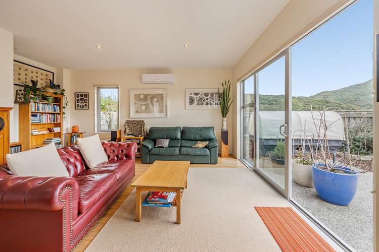 80 Saddleback Grove Karori_1