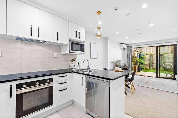 15/18 Hewlett Road Massey_7