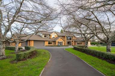 13 Meadowgreen Drive_1