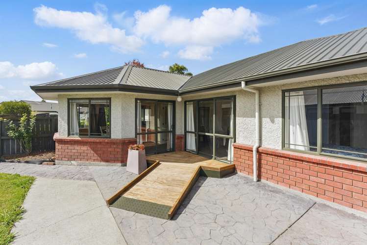34 Strachan Way Highbury_1