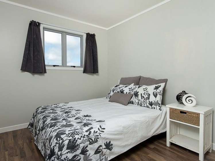 99 Kitchener Road Waiuku_14