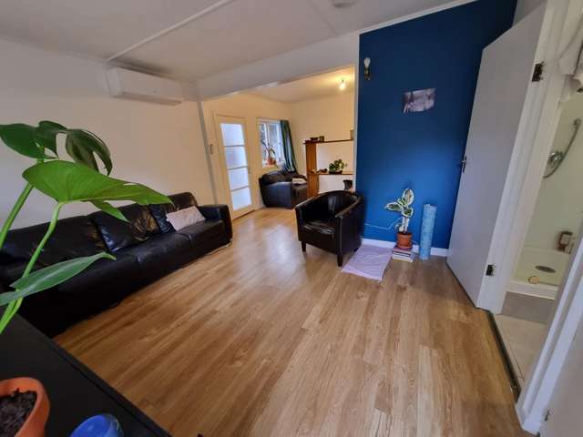 194 Godley Road Titirangi_1