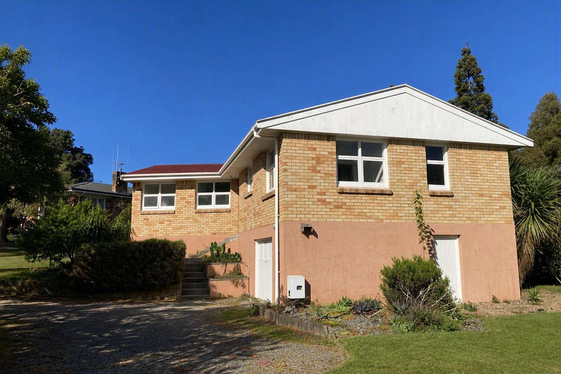 60 Flynn Road 1076_0