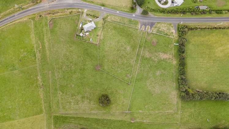 2590 Awhitu Road Awhitu Central_8