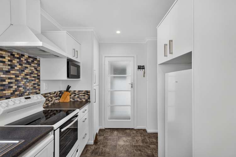 17 Hinton Road Taradale_8