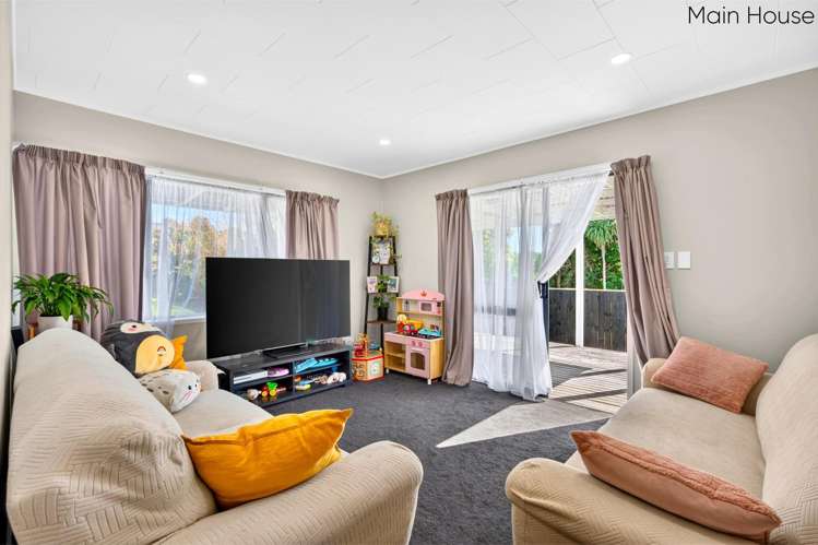 3 Huruhuru Road Massey_4