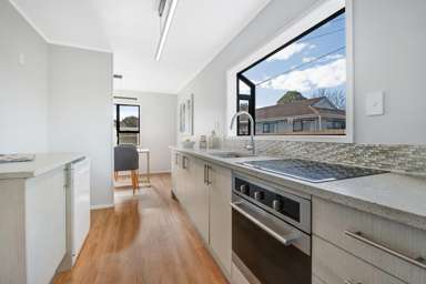1/107 Santiago Crescent_3