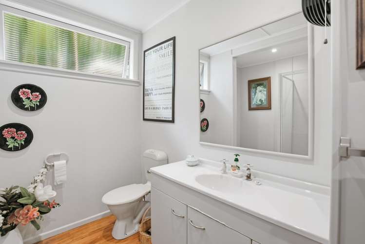 2 Kohutuhutu Road Raumati Beach_11