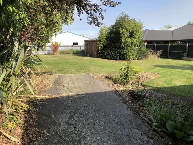 6 Pages Road Allenton_3