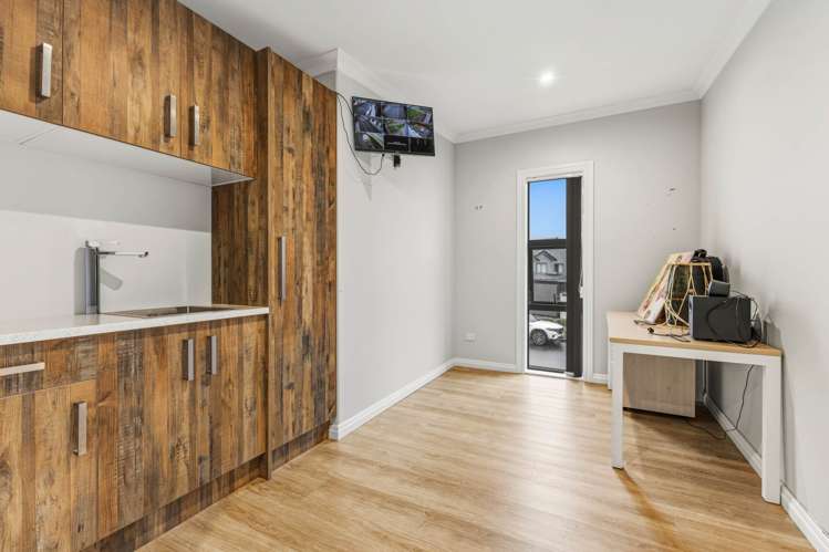 62 Castlebane Drive Flat Bush_11