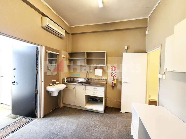 58 Commercial Road Helensville_19