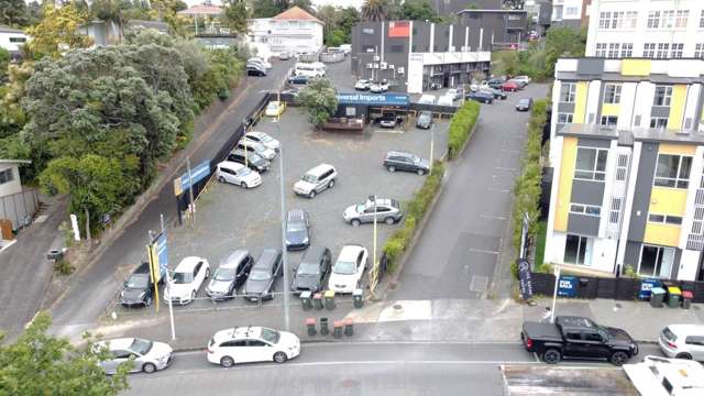 PRIME CAR YARD