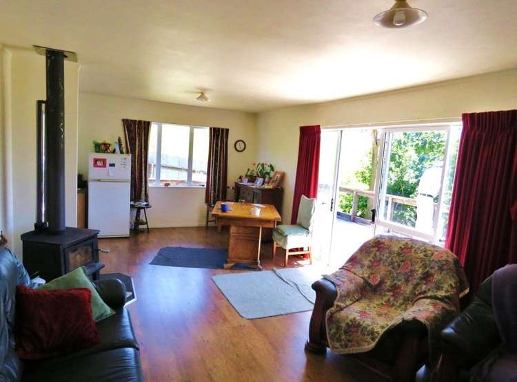 42 Erinore Road Tutira_2