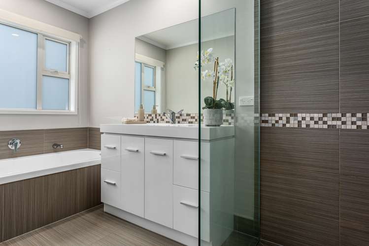 6 Omega Place Coastlands_16