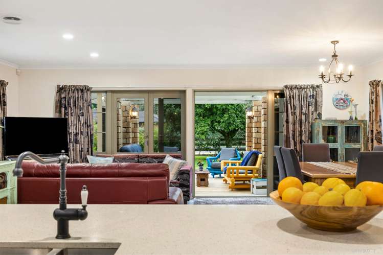 15 Awaroa Stream Drive Waiuku_5