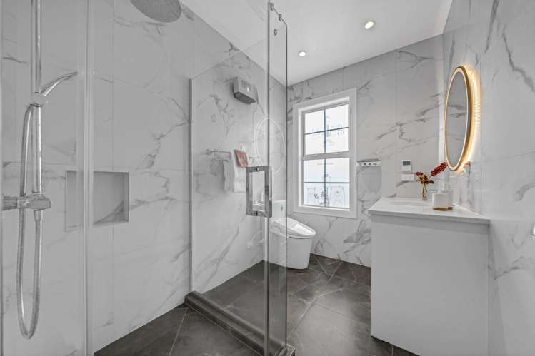 2 Piringa Street Flat Bush_24