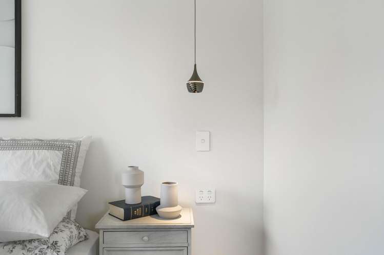 1/18 Riverview Road New Lynn_17