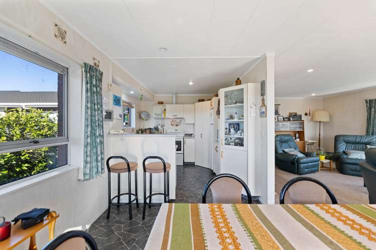 2/174 Spa Road Taupo_5