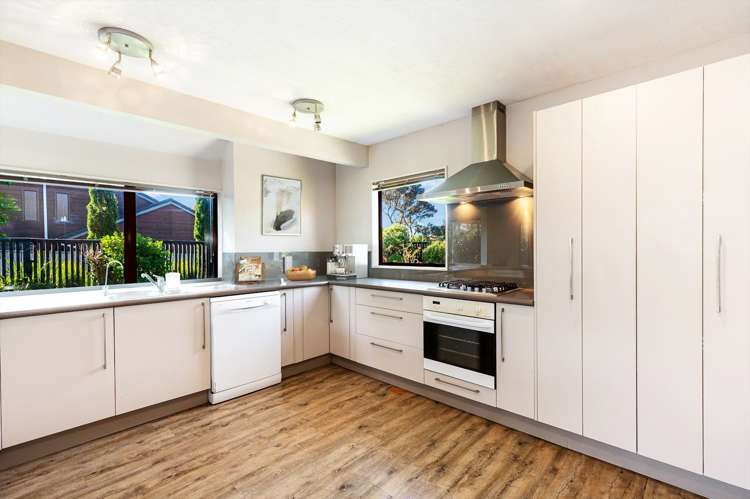 16 James Cook Drive Whitby_7