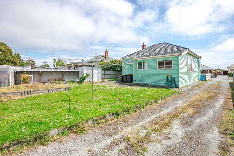 18 Raymond Street West End_10