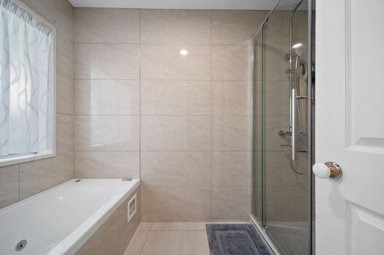 17 Flora Place Wattle Downs_26