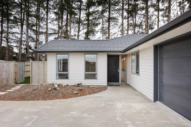 16a Rayner Lane Marton_4