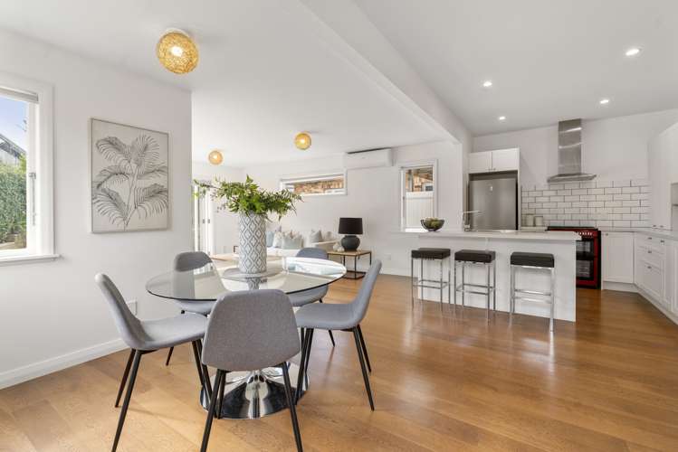 32 Hanlon Crescent Narrow Neck_7