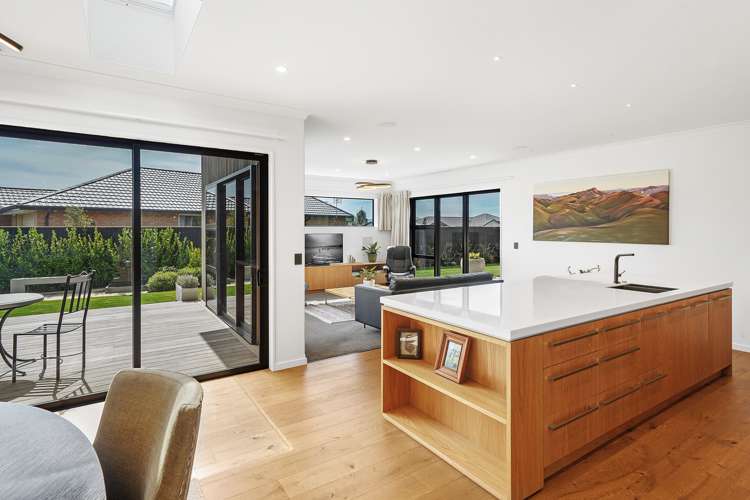 5 Carnaveron Drive Lincoln_6