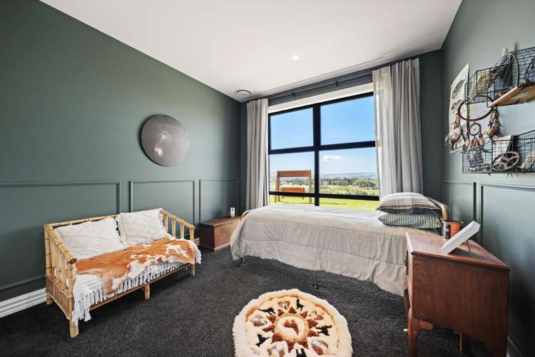 83 Charles Robert Drive Kahutara_23