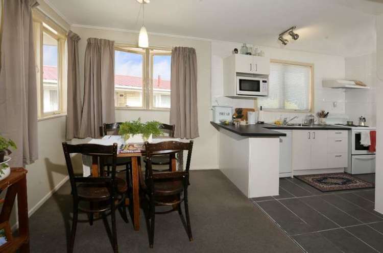 25b Chorley Avenue Massey_5