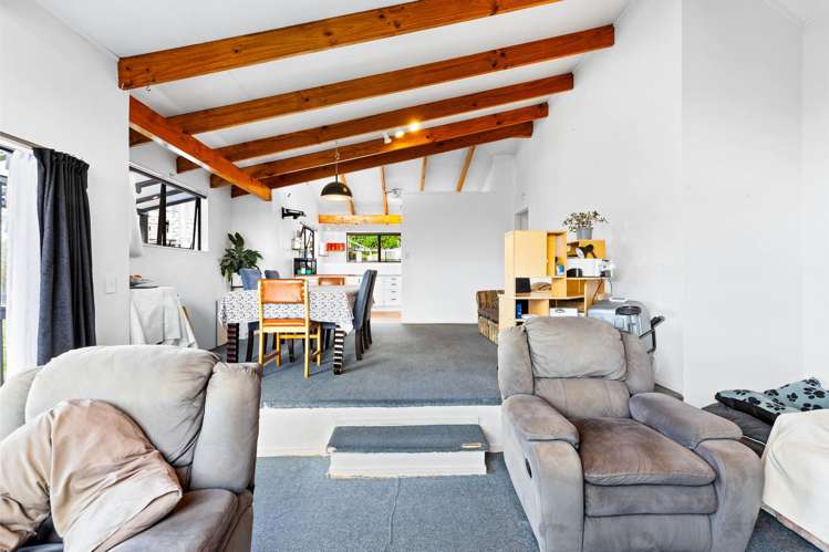 13 Frosses Place Massey_9