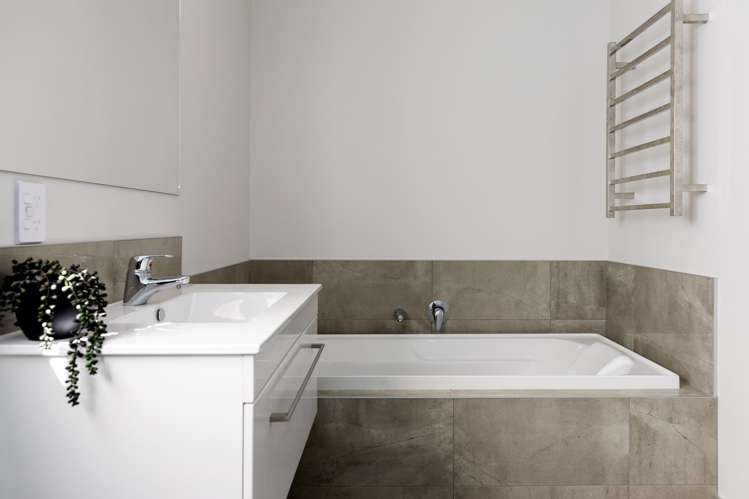 13 Wai Terrace Wharewaka_13