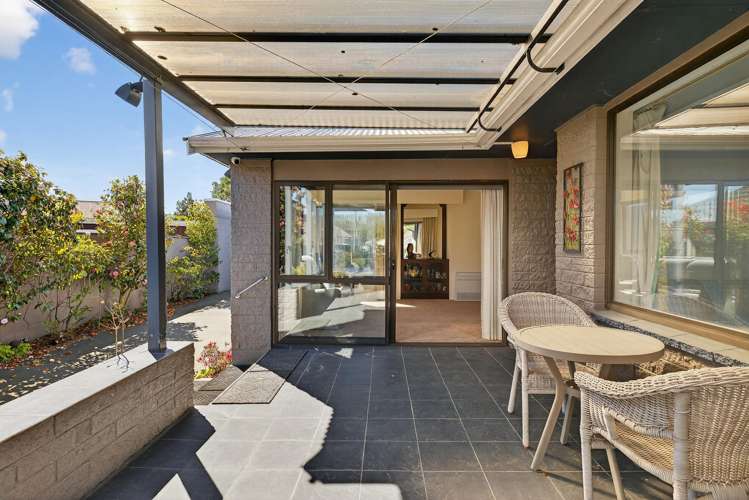 84 Greenhaven Drive Burwood_18