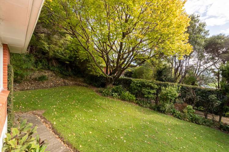 231 Whites Line East Waiwhetu_16