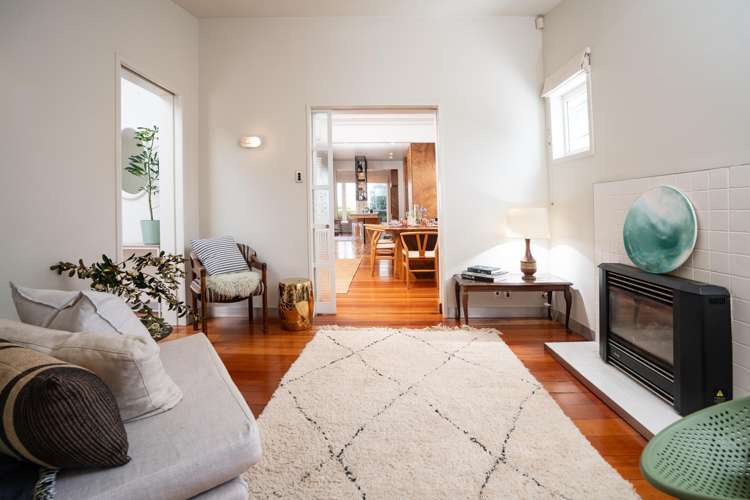 69 Marine Parade Seatoun_13