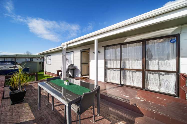 10 Leila Place Clover Park_17