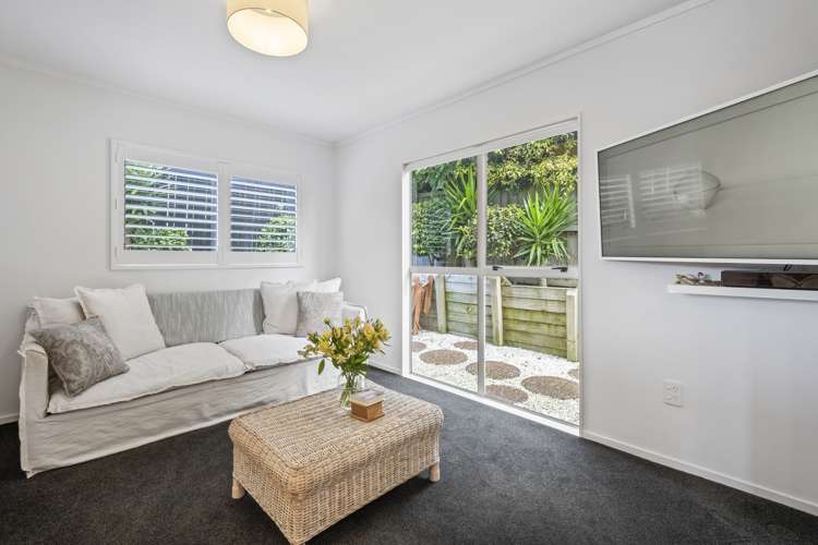2/39 Simmental Crescent Somerville_7