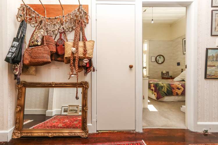 4 Lake Road Devonport_8