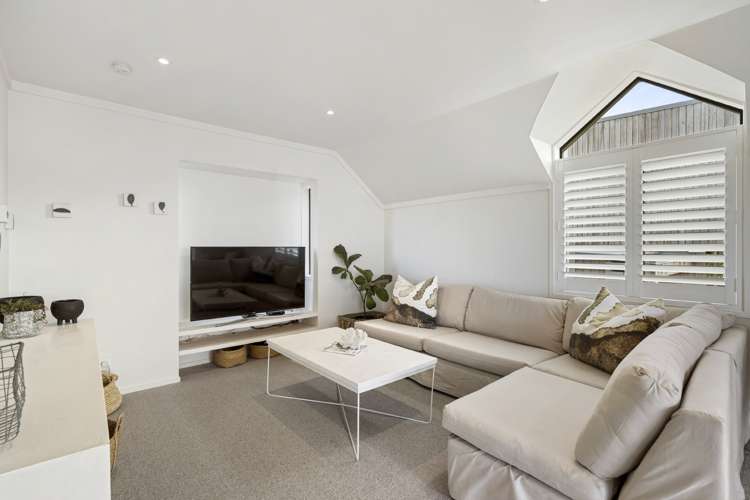 2/10 Merani Street Narrow Neck_10