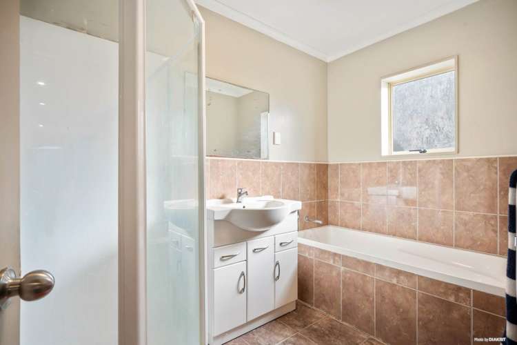 86 Robert Skelton Place Clendon Park_13