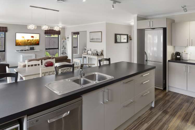 40 Sunningdale Drive Stoke_4