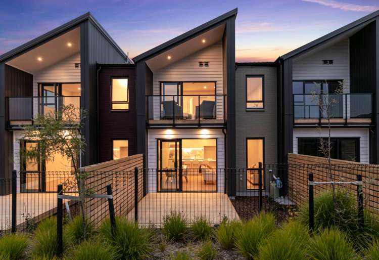 33 Spars Road_0
