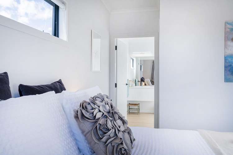 34 Motukorure Parade Cooks Beach_14